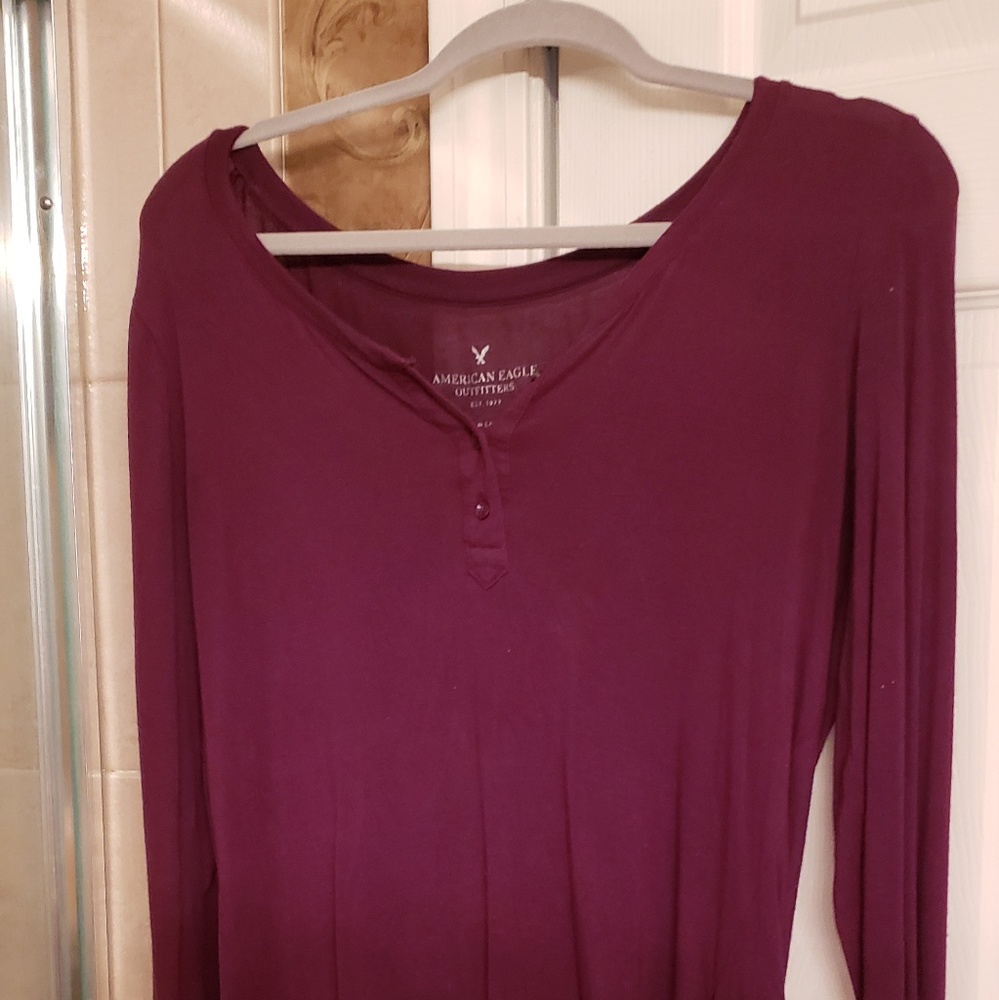 American eagle burgundy long sleeve size m
